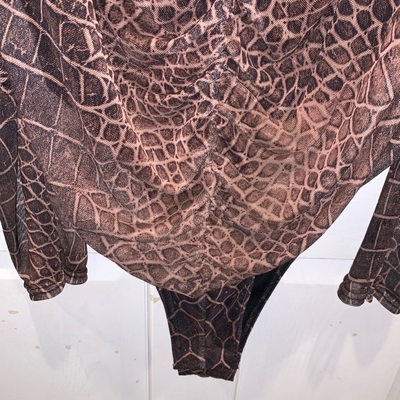 Brown Croc Print Mesh Ruched Puff Sleeve Bodysuit - Picture 3 of 6